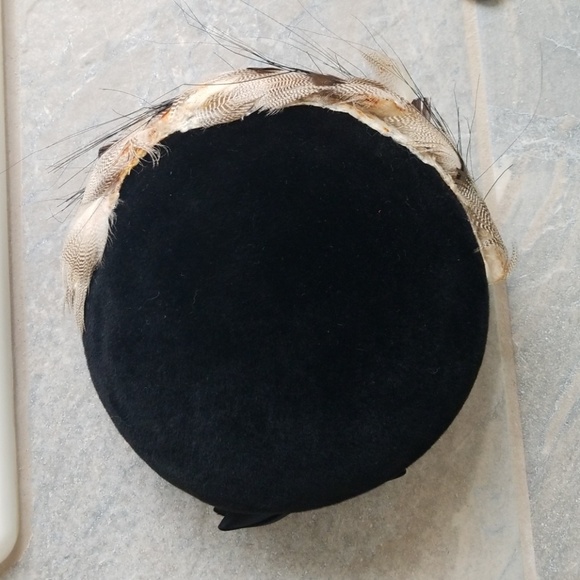 Black Vintage Ladies Hat - Picture 3 of 5